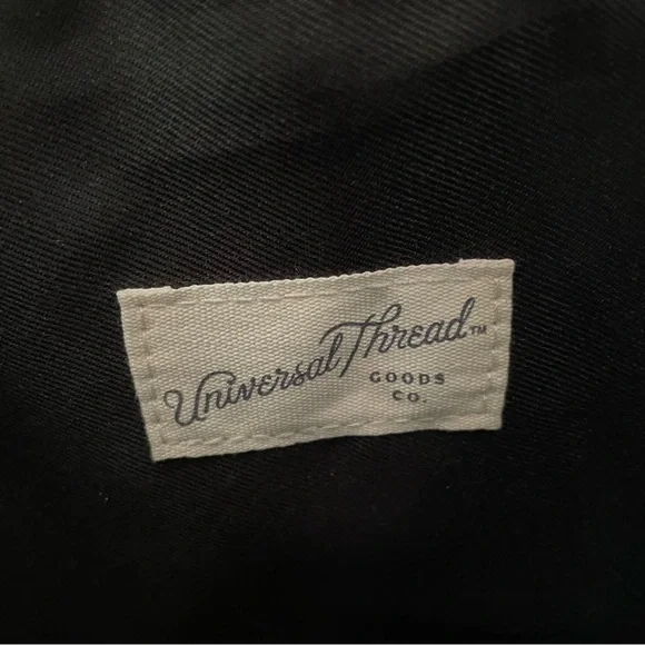 Universal Thread Vegan Crossbody Bag - Picture 9 of 10